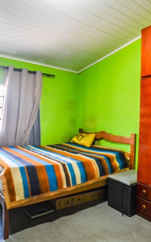 Casa à venda com 127m², 4 quartos e 2 vagas Casa à venda com 127m², 4 quartos e 2 vagasQuarto 4