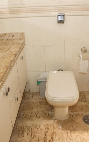 Apartamento à venda com 168m², 3 quartos e 3 vagas Apartamento à venda com 168m², 3 quartos e 3 vagasBanheiro da Suíte 1