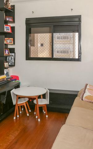 Apartamento à venda com 168m², 3 quartos e 3 vagas Apartamento à venda com 168m², 3 quartos e 3 vagasSala de TV