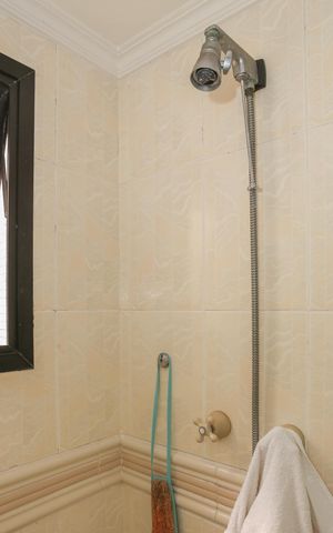 Apartamento à venda com 168m², 3 quartos e 3 vagas Apartamento à venda com 168m², 3 quartos e 3 vagasBanheiro da Suíte 1