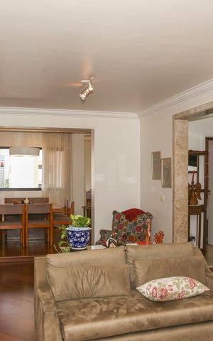 Apartamento à venda com 168m², 3 quartos e 3 vagas Apartamento à venda com 168m², 3 quartos e 3 vagasSala