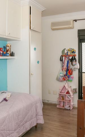 Apartamento à venda com 168m², 3 quartos e 3 vagas Apartamento à venda com 168m², 3 quartos e 3 vagasSuíte 2