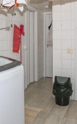 Apartamento à venda com 168m², 3 quartos e 3 vagas Apartamento à venda com 168m², 3 quartos e 3 vagasÁrea de Serviço