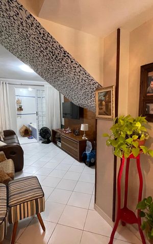 Casa de condomínio à venda com 89m², 2 quartos e 2 vagas Casa de condomínio à venda com 89m², 2 quartos e 2 vagasSala