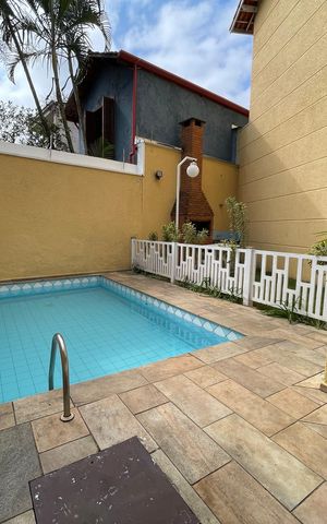 Casa de condomínio à venda com 89m², 2 quartos e 2 vagas Casa de condomínio à venda com 89m², 2 quartos e 2 vagasÁrea comum - Piscina