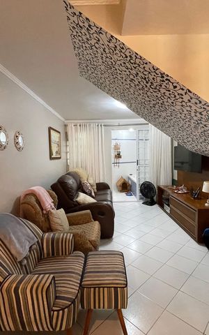 Casa de condomínio à venda com 89m², 2 quartos e 2 vagas Casa de condomínio à venda com 89m², 2 quartos e 2 vagasSala
