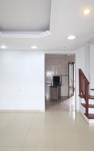 Casa à venda com 120m², 3 quartos e 3 vagasSala