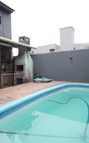 Casa à venda com 120m², 3 quartos e 3 vagasPiscina