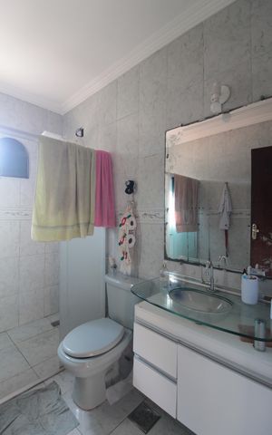 Casa à venda com 200m², 6 quartos e 3 vagasBanheiro Social 1