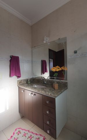 Casa à venda com 200m², 6 quartos e 3 vagasBanheiro Social 2