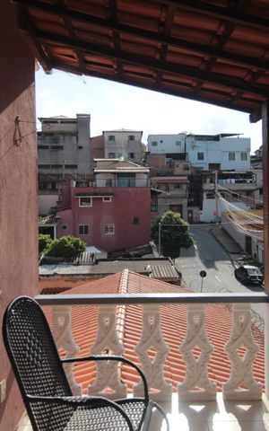 Casa à venda com 200m², 6 quartos e 3 vagasVaranda