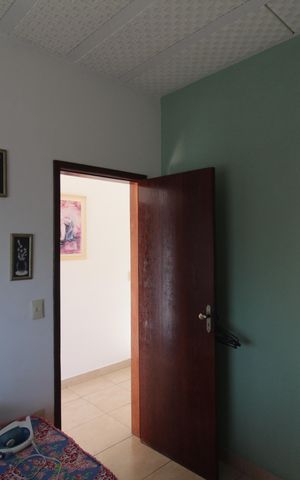 Casa à venda com 200m², 6 quartos e 3 vagasQuarto 2