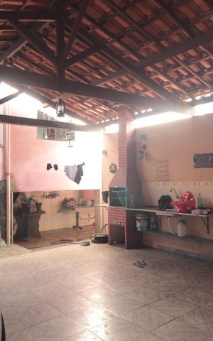 Casa à venda com 200m², 6 quartos e 3 vagasGaragem