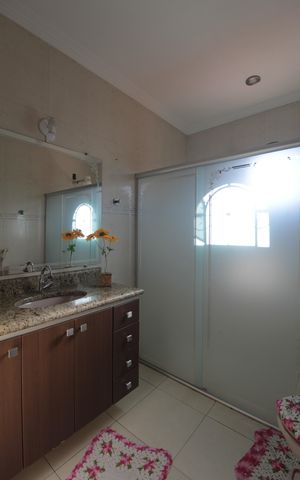 Casa à venda com 200m², 6 quartos e 3 vagasBanheiro Social 2