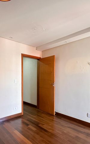 Casa à venda com 270m², 3 quartos e 4 vagasSuíte 1