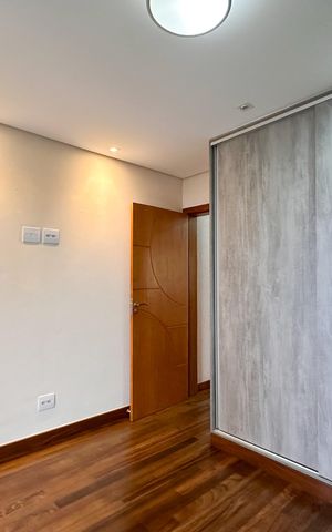 Casa à venda com 270m², 3 quartos e 4 vagasSuíte 3
