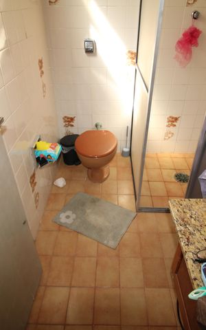 Casa à venda com 175m², 3 quartos e 3 vagasBanheiro da Suíte 2