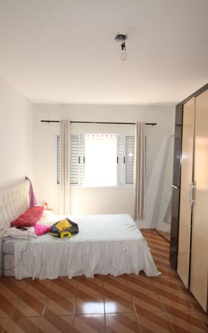 Casa à venda com 175m², 3 quartos e 3 vagasSuíte