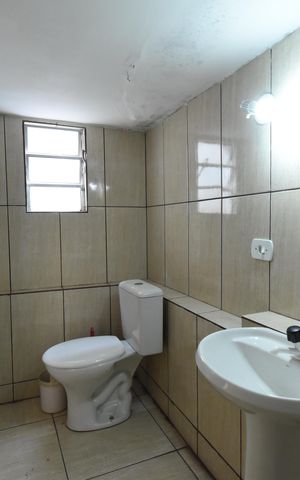 Casa para alugar com 282m², 3 quartos e 5 vagasBanheiro do Porão 