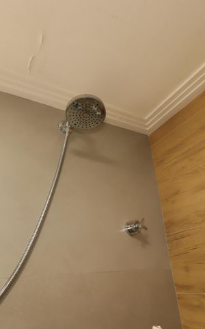 Apartamento à venda com 60m², 2 quartos e 1 vagaBanheiro da Suíte - Chuveiro