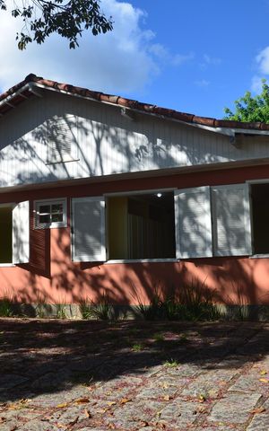 Casa para alugar com 150m², 3 quartos e 4 vagasFachada