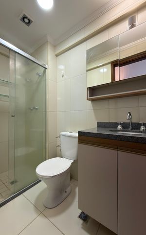 Apartamento para alugar com 60m², 2 quartos e 2 vagas Apartamento para alugar com 60m², 2 quartos e 2 vagasBanheiro social