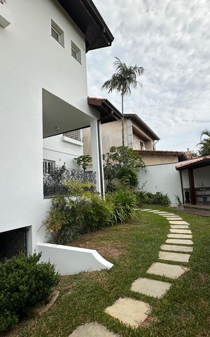 Casa de condomínio para alugar com 342m², 4 quartos e 4 vagas Casa de condomínio para alugar com 342m², 4 quartos e 4 vagasQuintal