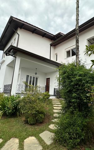 Casa de condomínio para alugar com 342m², 4 quartos e 4 vagas Casa de condomínio para alugar com 342m², 4 quartos e 4 vagasQuintal