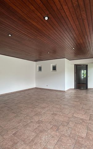 Casa de condomínio para alugar com 342m², 4 quartos e 4 vagas Casa de condomínio para alugar com 342m², 4 quartos e 4 vagasGaragem