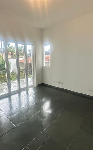 Casa de condomínio para alugar com 342m², 4 quartos e 4 vagas Casa de condomínio para alugar com 342m², 4 quartos e 4 vagasSuíte 1