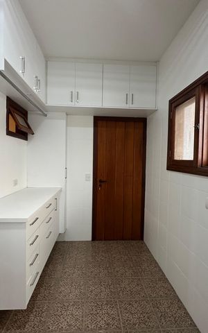 Casa de condomínio para alugar com 342m², 4 quartos e 4 vagas Casa de condomínio para alugar com 342m², 4 quartos e 4 vagasÁrea de Serviço