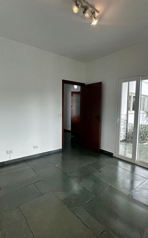 Casa de condomínio para alugar com 342m², 4 quartos e 4 vagas Casa de condomínio para alugar com 342m², 4 quartos e 4 vagasSuíte 1
