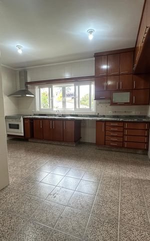Casa de condomínio para alugar com 342m², 4 quartos e 4 vagas Casa de condomínio para alugar com 342m², 4 quartos e 4 vagasCozinha