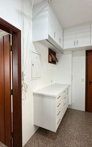 Casa de condomínio para alugar com 342m², 4 quartos e 4 vagas Casa de condomínio para alugar com 342m², 4 quartos e 4 vagasÁrea de Serviço