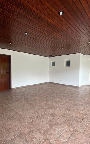 Casa de condomínio para alugar com 342m², 4 quartos e 4 vagas Casa de condomínio para alugar com 342m², 4 quartos e 4 vagasGaragem