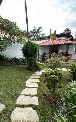 Casa de condomínio para alugar com 342m², 4 quartos e 4 vagas Casa de condomínio para alugar com 342m², 4 quartos e 4 vagasQuintal