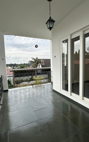 Casa de condomínio para alugar com 342m², 4 quartos e 4 vagas Casa de condomínio para alugar com 342m², 4 quartos e 4 vagasVaranda da Sala