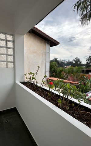 Casa de condomínio para alugar com 342m², 4 quartos e 4 vagas Casa de condomínio para alugar com 342m², 4 quartos e 4 vagasVaranda