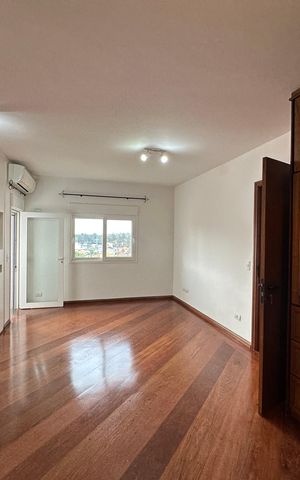 Casa de condomínio para alugar com 342m², 4 quartos e 4 vagas Casa de condomínio para alugar com 342m², 4 quartos e 4 vagasSuíte 2