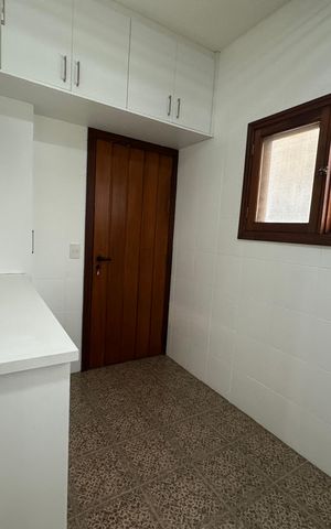Casa de condomínio para alugar com 342m², 4 quartos e 4 vagas Casa de condomínio para alugar com 342m², 4 quartos e 4 vagasÁrea de Serviço