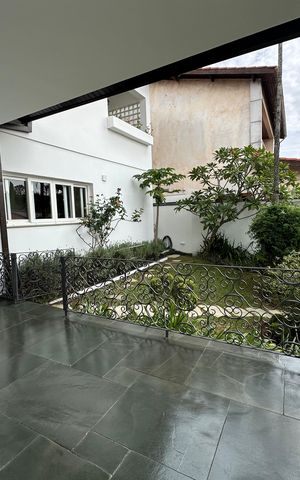 Casa de condomínio para alugar com 342m², 4 quartos e 4 vagas Casa de condomínio para alugar com 342m², 4 quartos e 4 vagasVaranda da Sala