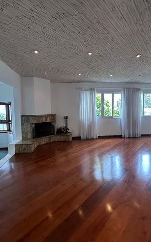 Casa de condomínio para alugar com 342m², 4 quartos e 4 vagas Casa de condomínio para alugar com 342m², 4 quartos e 4 vagasSala