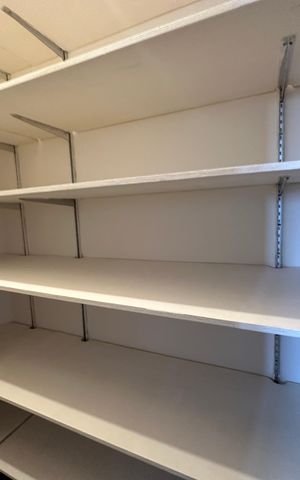 Casa de condomínio para alugar com 342m², 4 quartos e 4 vagas Casa de condomínio para alugar com 342m², 4 quartos e 4 vagasDespensa