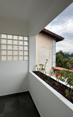 Casa de condomínio para alugar com 342m², 4 quartos e 4 vagas Casa de condomínio para alugar com 342m², 4 quartos e 4 vagasVaranda