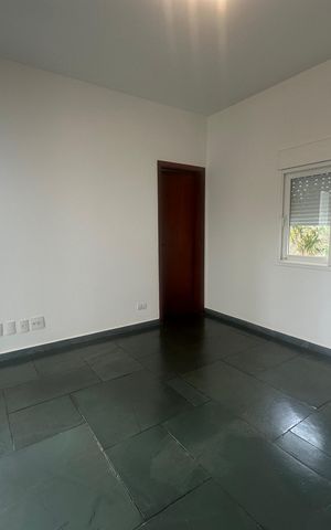Casa de condomínio para alugar com 342m², 4 quartos e 4 vagas Casa de condomínio para alugar com 342m², 4 quartos e 4 vagasSuíte 1