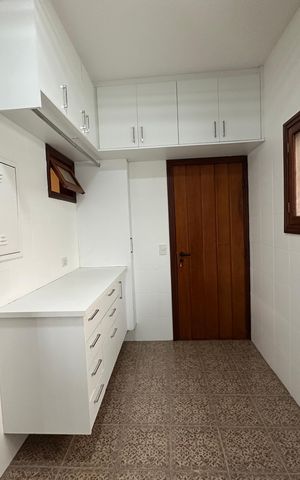 Casa de condomínio para alugar com 342m², 4 quartos e 4 vagas Casa de condomínio para alugar com 342m², 4 quartos e 4 vagasÁrea de Serviço