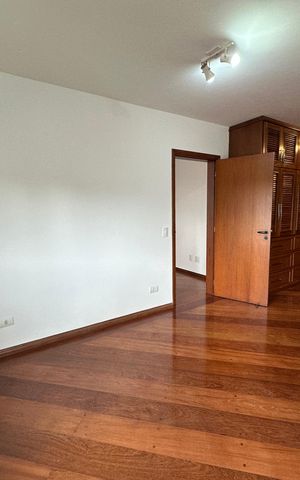 Casa de condomínio para alugar com 342m², 4 quartos e 4 vagas Casa de condomínio para alugar com 342m², 4 quartos e 4 vagasSuíte 2
