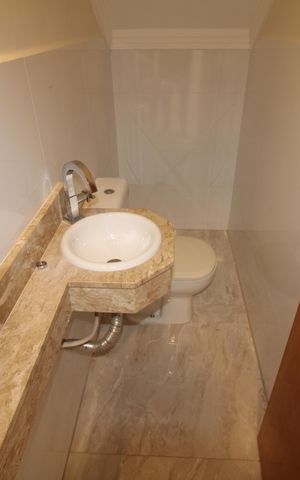 Casa à venda com 90m², 3 quartos e 2 vagasLavabo