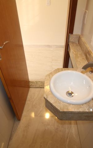 Casa à venda com 90m², 3 quartos e 2 vagasLavabo