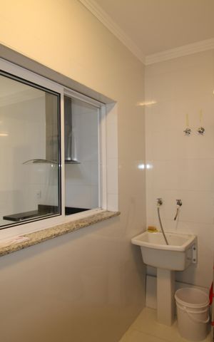 Casa à venda com 90m², 3 quartos e 2 vagasÁrea de Serviço